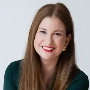 Headshot of Rachel Lobdell