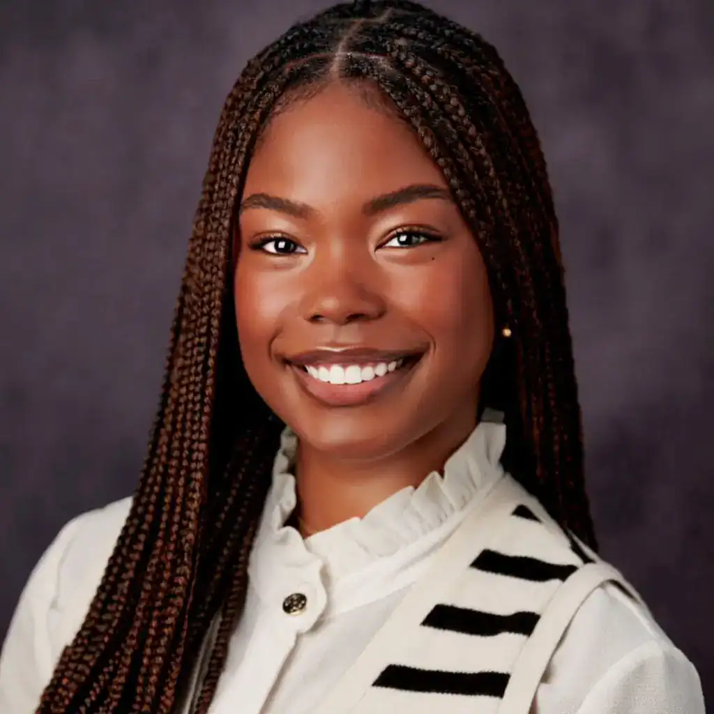 Headshot of Alandya Warren