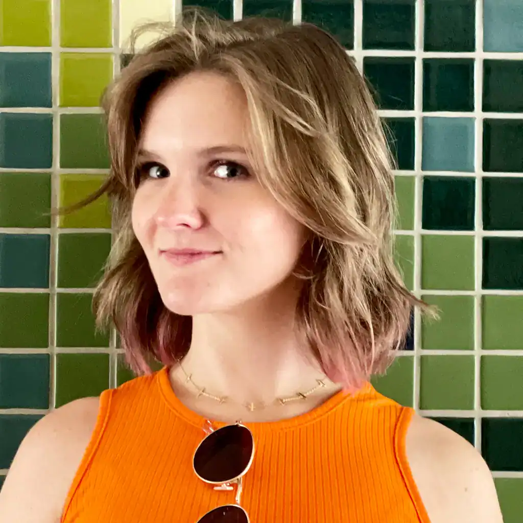 Headshot of Ali Van Fleet