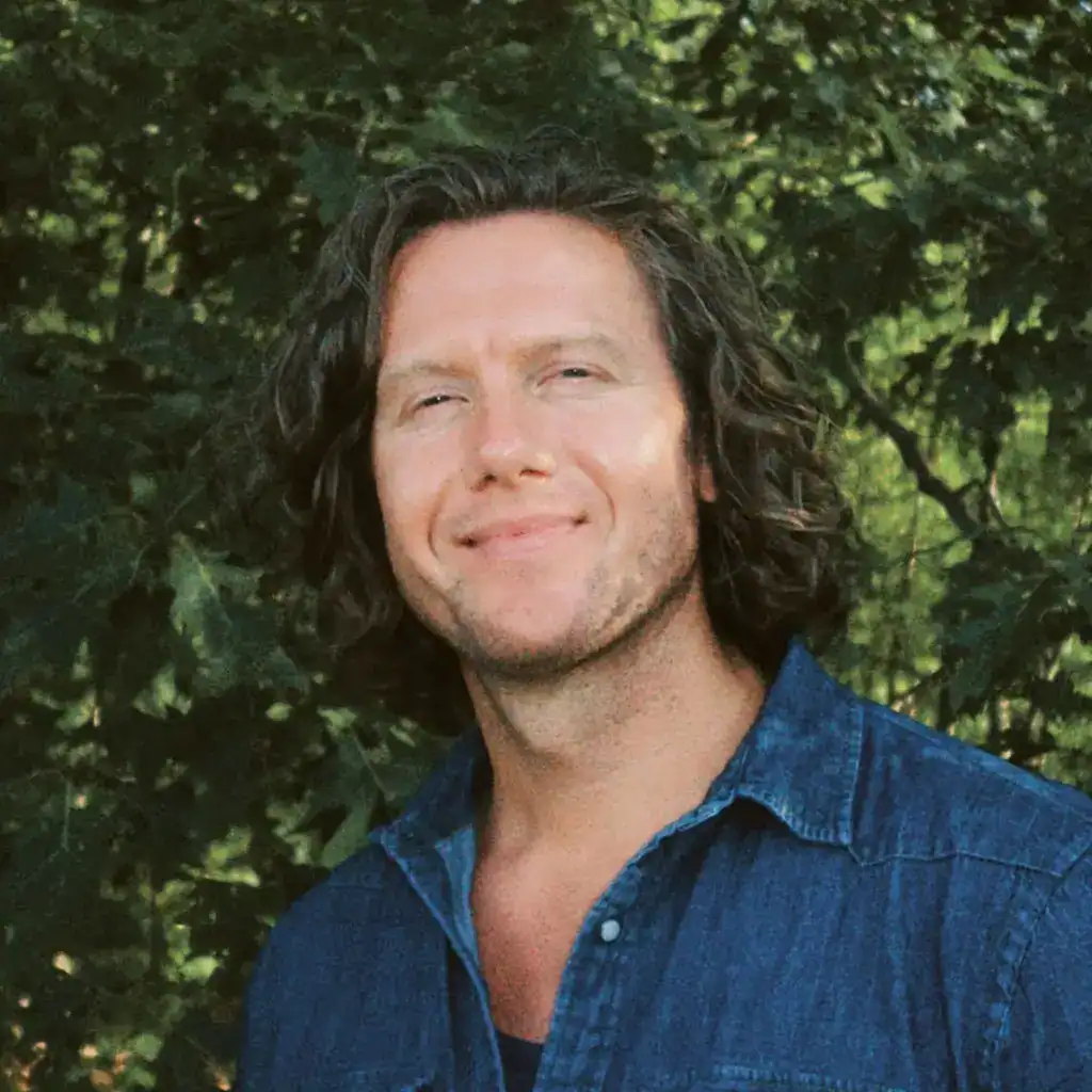 Headshot of James Cave